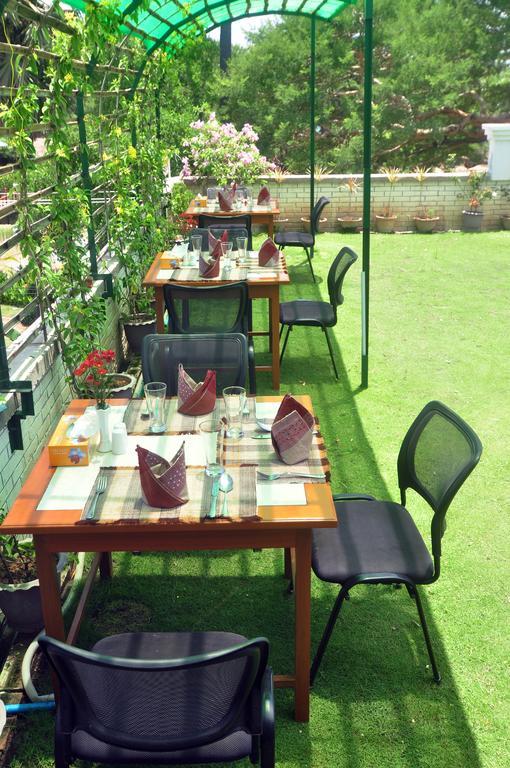 Golden Rose Guest House Old Bagan Ngoại thất bức ảnh
