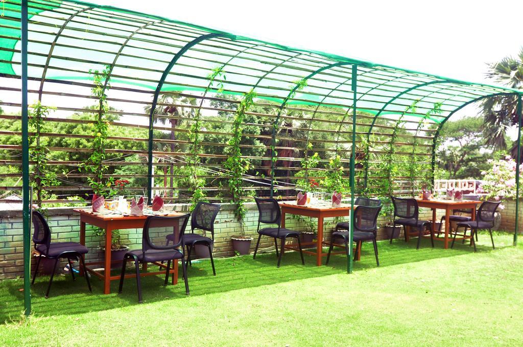 Golden Rose Guest House Old Bagan Ngoại thất bức ảnh