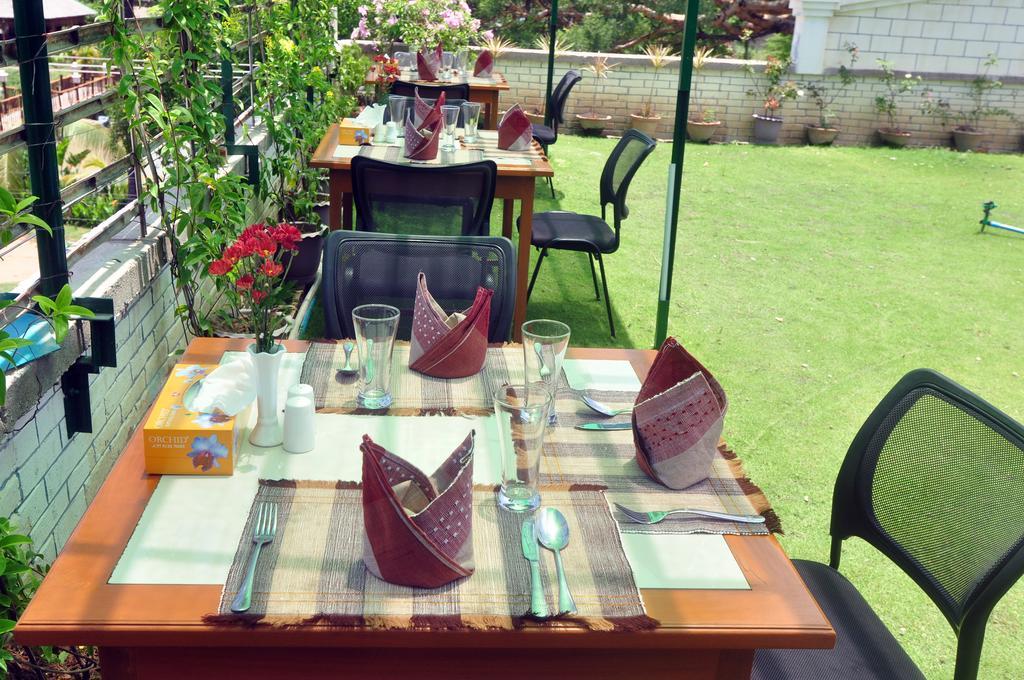 Golden Rose Guest House Old Bagan Ngoại thất bức ảnh