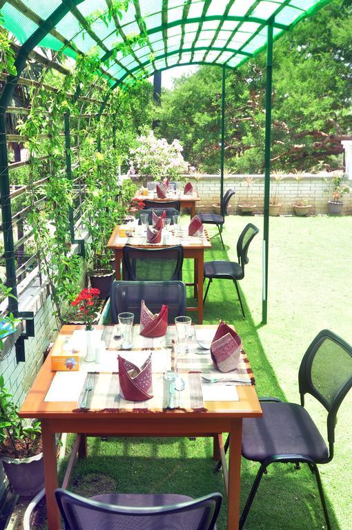 Golden Rose Guest House Old Bagan Ngoại thất bức ảnh