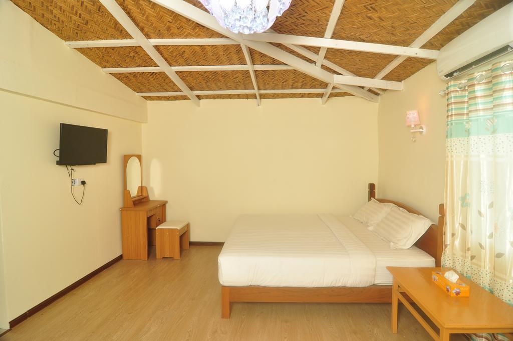 Golden Rose Guest House Old Bagan Ngoại thất bức ảnh